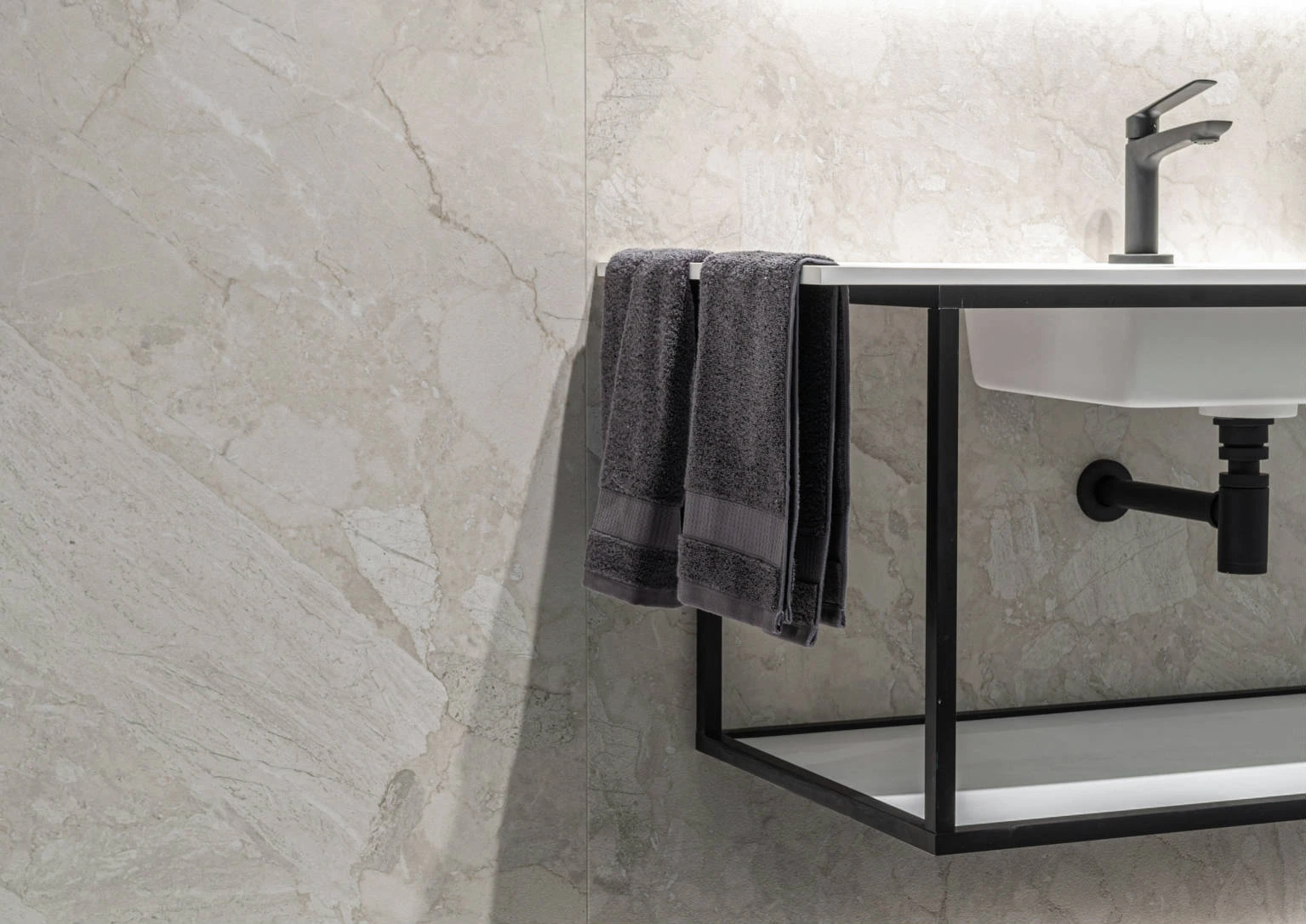 KUARTZ BEIGE ROOM SCENE.webp